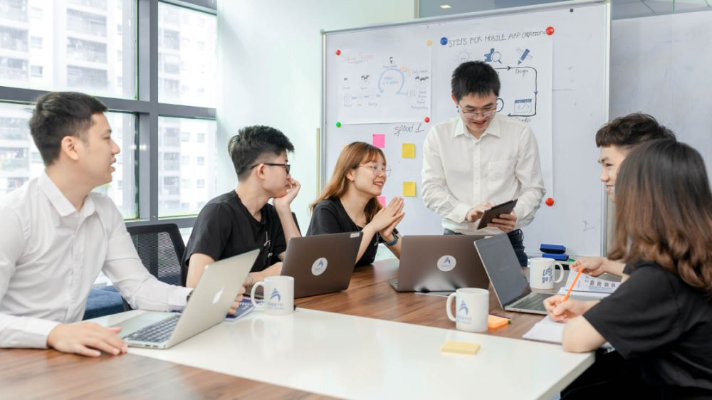 Why Should Businesses Work with a Software Outsourcing Company in Vietnam?